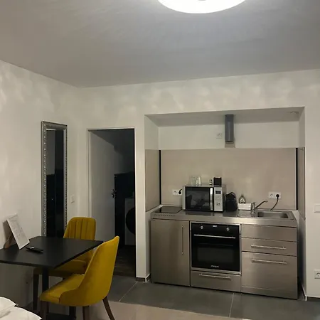 Апартаменты House *